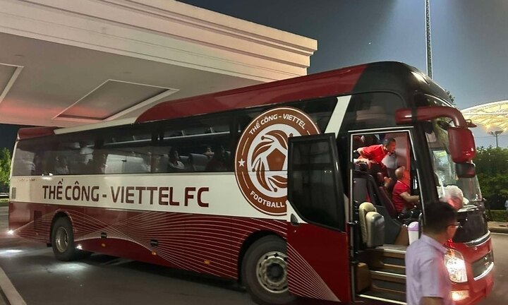 Trận đấu tại V.League bị hoãn vì tắc đường