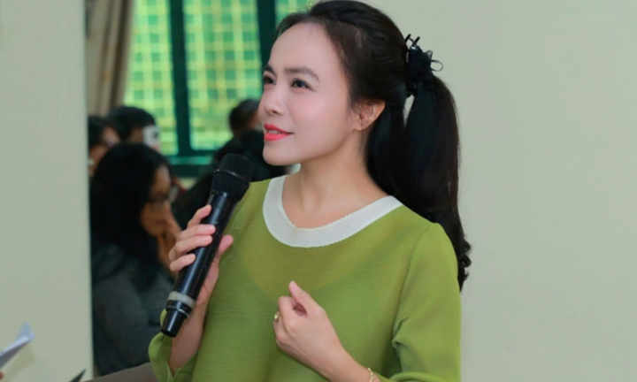 Ca sĩ Lan Anh kể kỷ niệm NSND Trung Kiên cho tiền lúc nghèo, coi như con gái