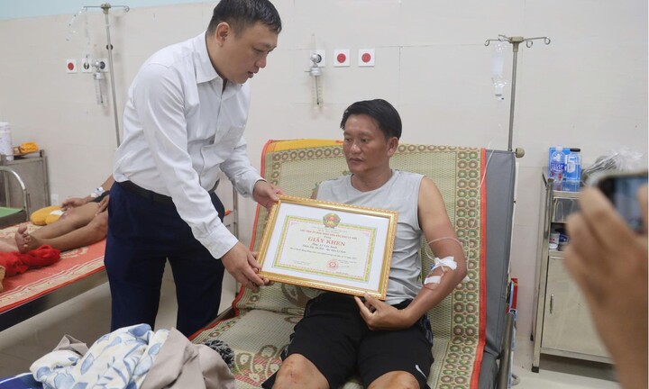 3 người thoát chết sau 2 ngày trôi dạt trên biển: ‘Sự trở về của họ là kỳ tích’