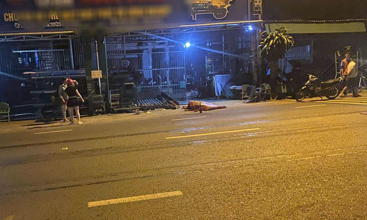 Hai vợ chồng tử vong sau va chạm với xe khách trên đường Hồ Chí Minh