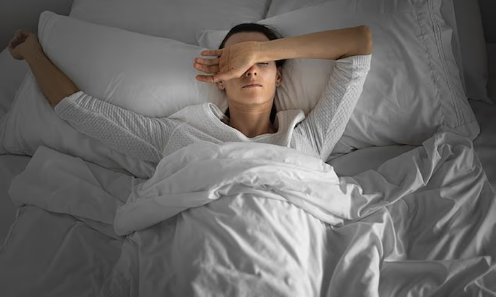 Ý nghĩa ẩn giấu của 10 giấc mơ phổ biến: Răng rụng, ngã, đi thi chưa ôn bài...