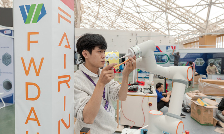 'Đột nhập' VEC trước giờ khai mạc siêu triển lãm công nghiệp '5 trong 1'