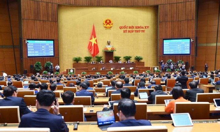 Quốc hội chốt thu ngân sách 2026, Chính phủ được lấy tiền tích lũy để tăng lương