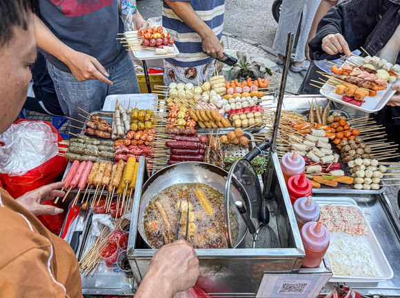 Bác sĩ cảnh báo nguy cơ ngộ độc thực phẩm thời điểm giao mùa 