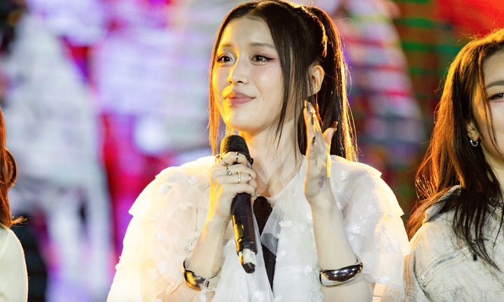 'Em xinh' gốc Hàn bật khóc kể về 2 năm ở ẩn, tạm ngưng ca hát