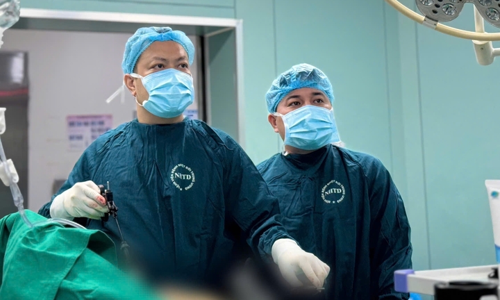 Người đàn ông nhiễm HIV, suy thận được cứu bằng ca nội soi ung thư hiếm gặp