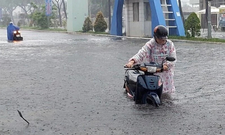 Dự báo thời tiết 17/11: Bắc Bộ đón không khí lạnh mạnh, Trung Bộ hứng mưa to