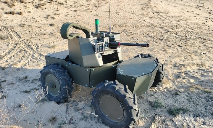 Ukraine ấp ủ chiến lược đặc biệt, gấp rút 'biên chế' 30.000 robot mặt đất