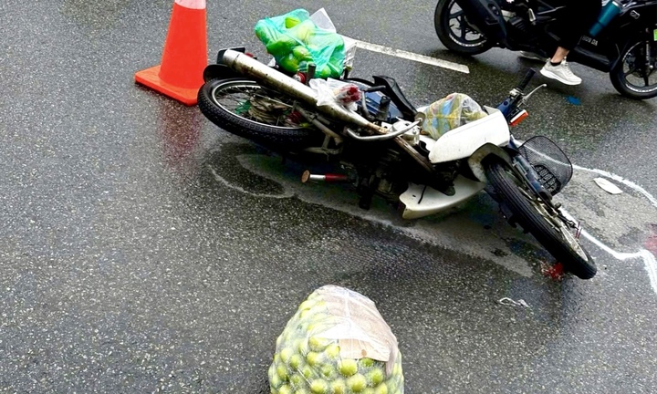 Người phụ nữ 55 tuổi ở TP.HCM tử vong trên đường đi lấy trái cây về bán