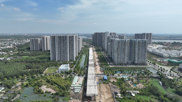 Người dân háo hức ngóng thông xe đường trên cao Vành đai 3 TP.HCM