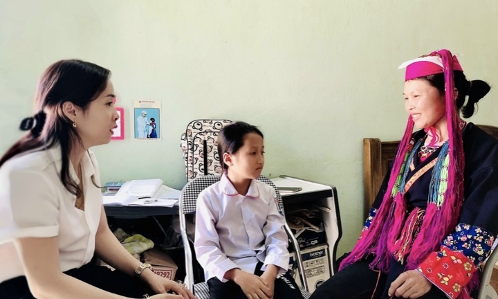 Cô giáo trẻ 17 năm bám vùng đất khó, gieo tri thức cho học trò Dao 