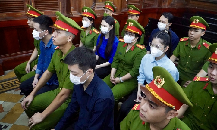 Hoa hậu Thùy Tiên, Quang Linh Vlogs, Hằng Du Mục lĩnh 2 năm tù