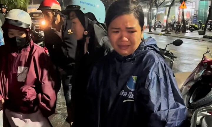 Xôn xao clip 'bán cá xả lỗ vì mưa lũ, người phụ nữ bị kẻ gian móc túi 50 triệu'