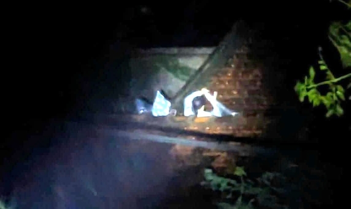 Ám ảnh những lời cầu cứu xé lòng trong đêm nước lũ ngập mái nhà ở Đắk Lắk