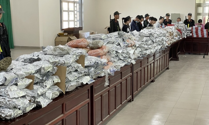 Triệt phá nhóm 'Cô tiên thơm' bán cần sa qua mạng lớn nhất từ trước đến nay