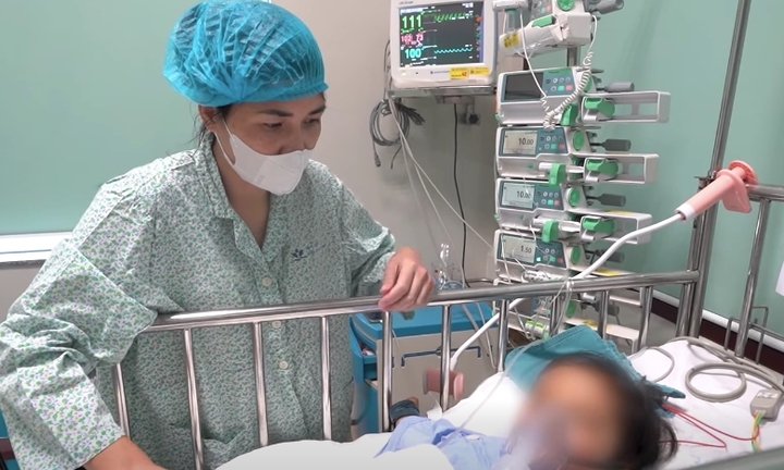 Bé gái teo đường mật được cứu sống nhờ ghép gan từ người cho chết não