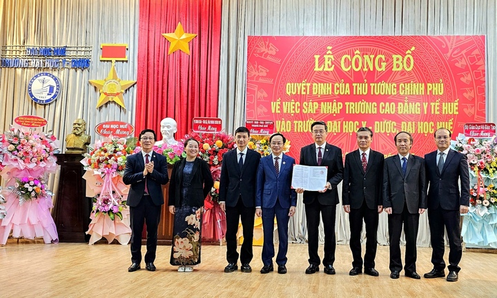 Sáp nhập trường Cao đẳng Y tế Huế vào trường Đại học Y - Dược ĐH Huế