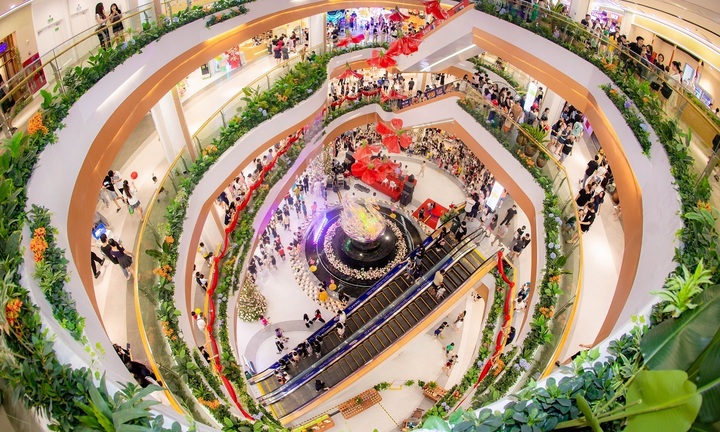 Vincom Mega Mall Royal Island: Ưu đãi khởi động mùa lễ hội - mua sắm cuối năm