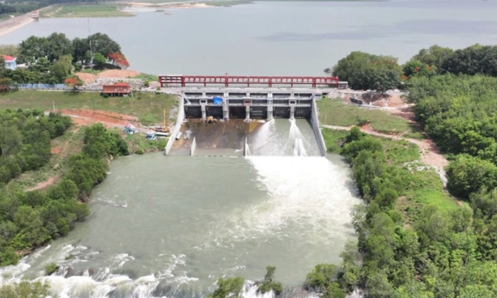 Hồ Dầu Tiếng xả nước điều tiết từ sáng nay