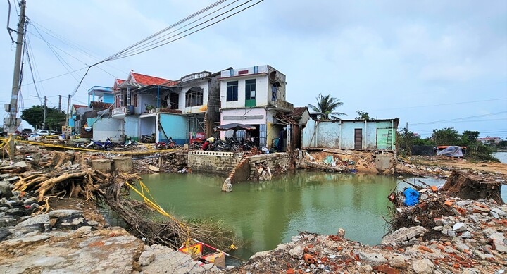 Rốn lũ cuối cùng Đắk Lắk ngổn ngang, đổ nát sau trận lụt lịch sử