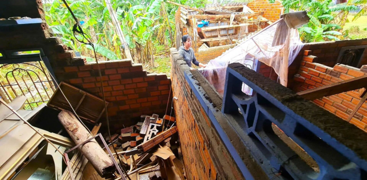 ‘Lũ rút, tài sản của gia đình tôi còn… cái nền nhà’