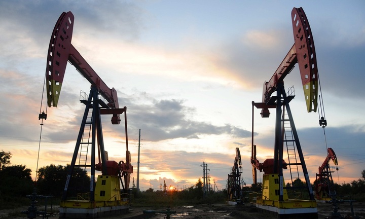 Giá xăng dầu hôm nay 26/11: Đảo chiều đi xuống