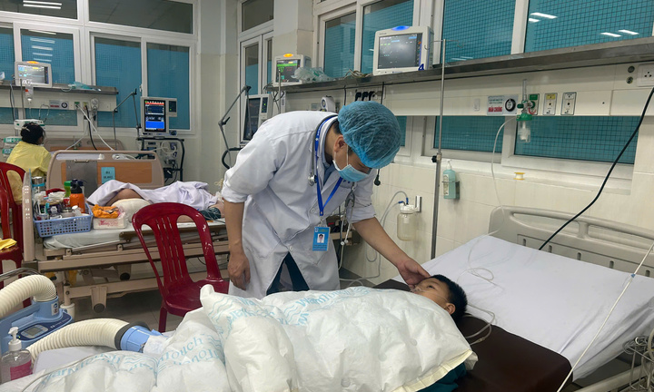 Người đàn ông ôm 2 cháu bé nhảy xuống sông Trà Khúc tự tử