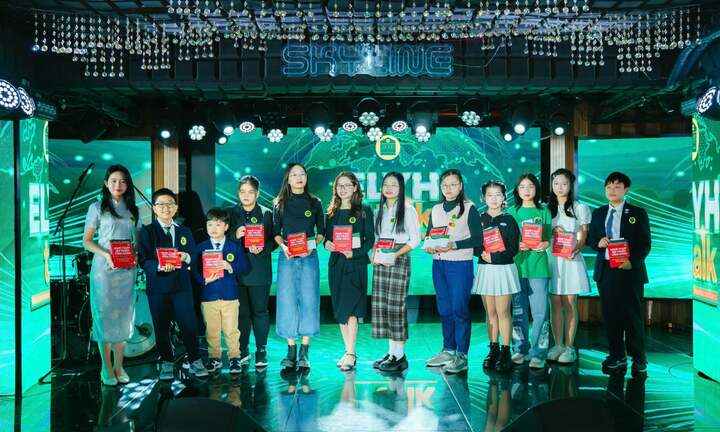 Giúp người trẻ Việt vượt qua nỗi sợ thuyết trình trước công chúng bằng tiếng Anh