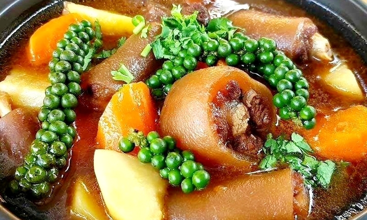 Cách làm món đuôi bò hầm tiêu xanh thơm ngon