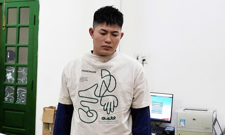 Bắt khẩn cấp người đàn ông ôm 2 con nhỏ nhảy cầu tự tử