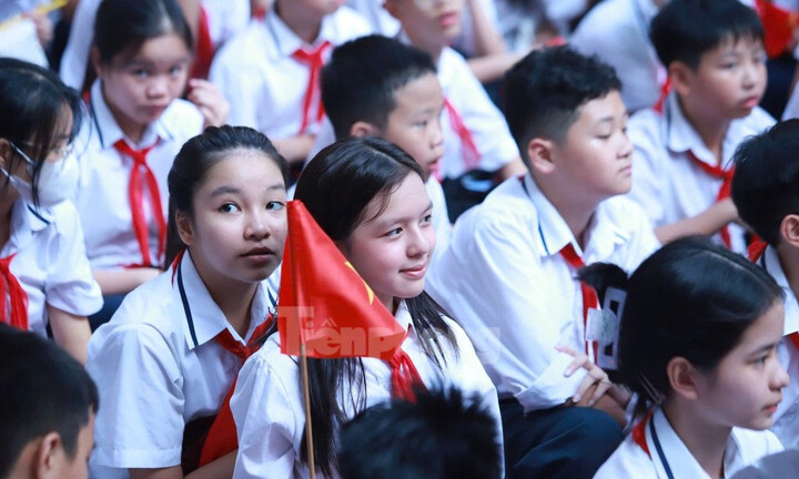 Học phí trường công lập chất lượng cao ở Hà Nội, cao nhất 6,1 triệu/tháng