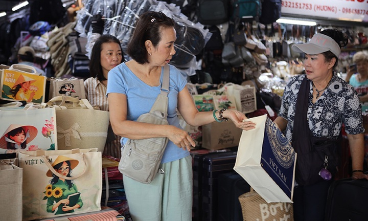 Đề xuất nâng doanh thu tính thuế hộ kinh doanh lên 500 triệu: Chuyên gia nói gì?