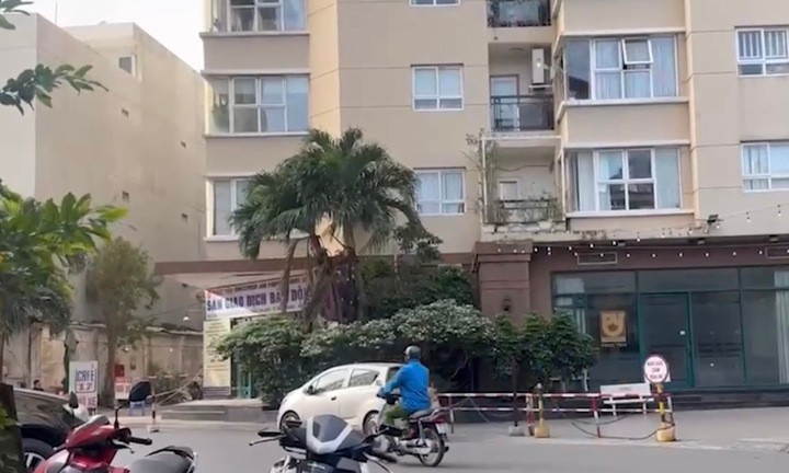 Điều tra vụ người phụ nữ rơi từ sân thượng chung cư ở TP.HCM