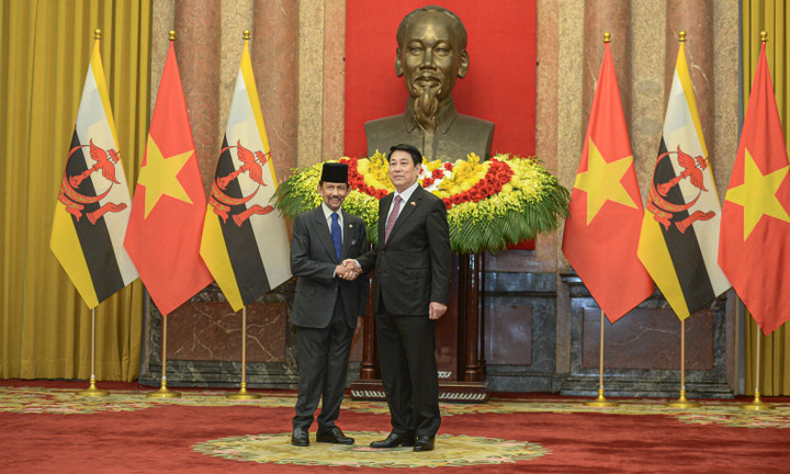 Chủ tịch nước Lương Cường chủ trì lễ đón Quốc vương Brunei