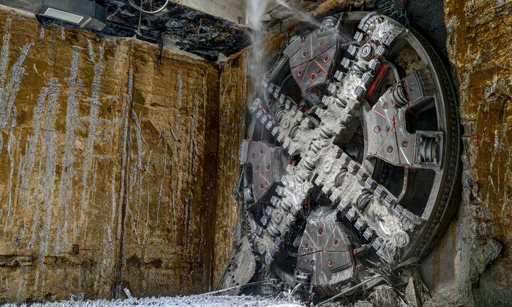 Robot đào hầm 'Thần tốc' về đích, hoàn thành khoan tuyến Metro Nhổn - ga Hà Nội