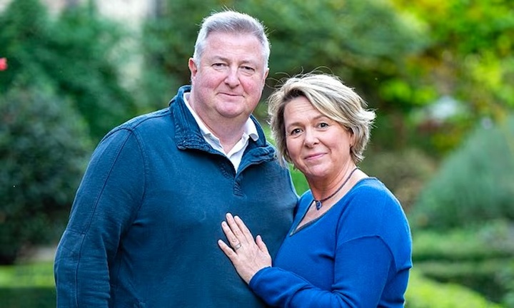 Vợ chồng sắp tan vỡ yêu nhau trở lại nhờ ở riêng 2 nhà, mỗi năm ngủ chung 2 đêm 