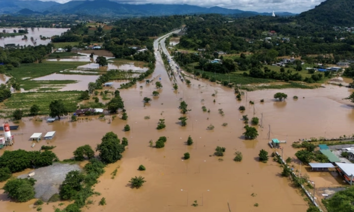 Chủ tịch nước, Thủ tướng gửi điện chia buồn sau trận lũ lụt lịch sử tại Thái Lan