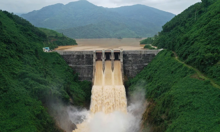 Đề xuất sửa quy trình vận hành liên hồ chứa ở miền Trung