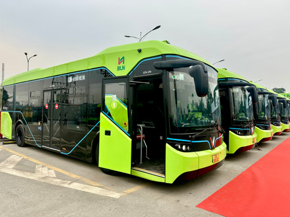 Buýt Liên Ninh chuyển đổi sang 100% xe điện