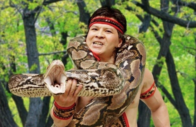 'Vua xiếc Việt' nổi danh thế giới, 4 lần suýt mất mạng khi diễn với trăn