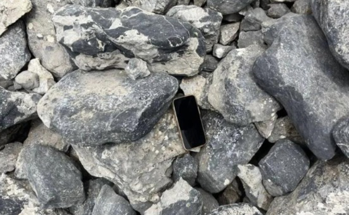 Nhờ thẻ ra vào khu dân cư, chủ nhân tìm lại điện thoại sau 3 năm thất lạc