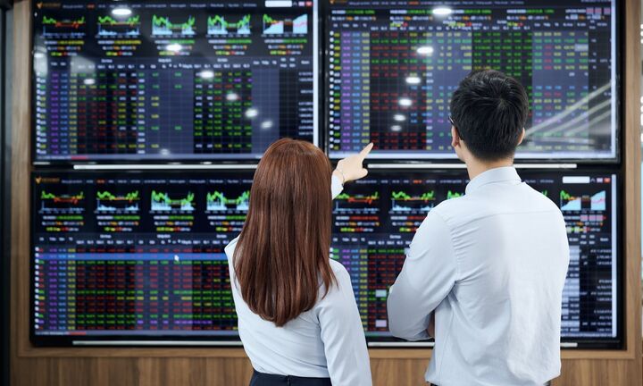 Chuyên gia: Chứng khoán đối mặt với nhiều lực cản, nhà đầu tư cần thận trọng