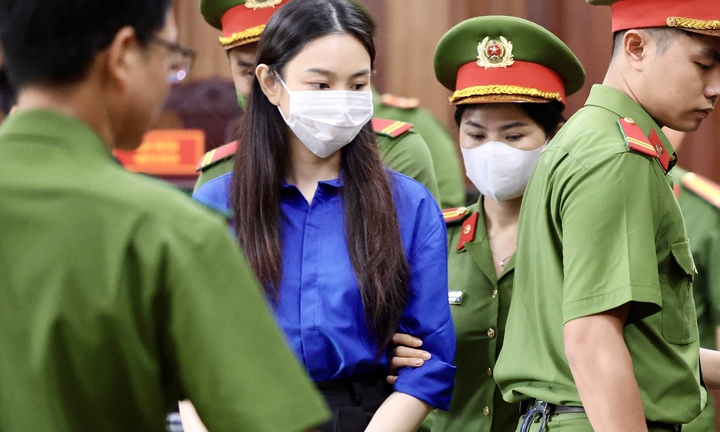 Nguyễn Thúc Thùy Tiên chấp nhận mức án 2 năm tù