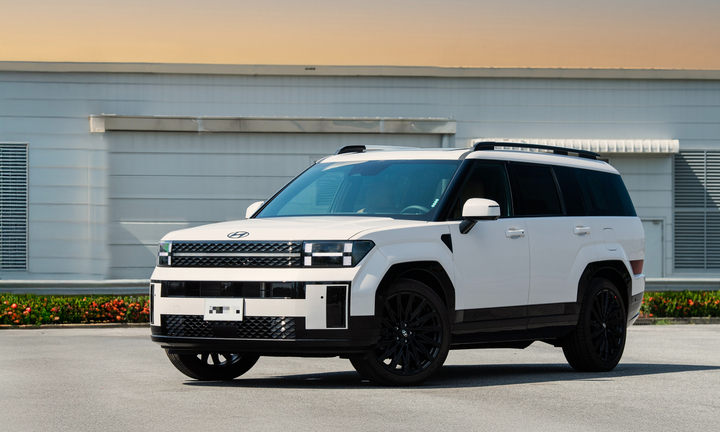 Những điểm 'đáng đồng tiền bát gạo' trên Hyundai Santa Fe 2025