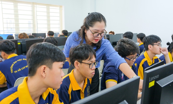 Nghề nào trả lương cao nhất cho sinh viên mới ra trường?