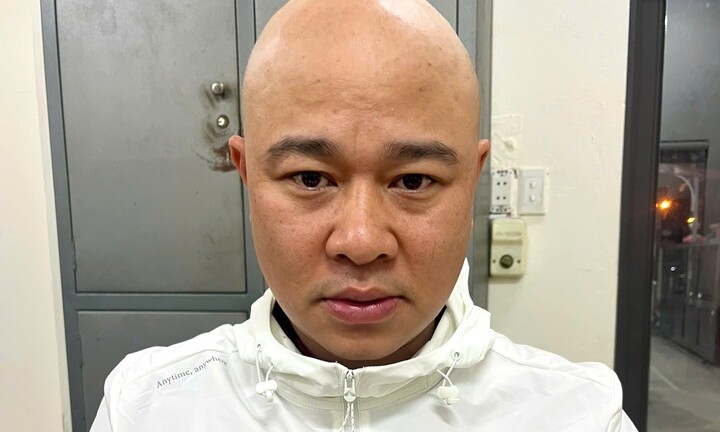 Bắt giữ kẻ phê ma túy vác dao đuổi đánh công an, cố thủ trong nhà