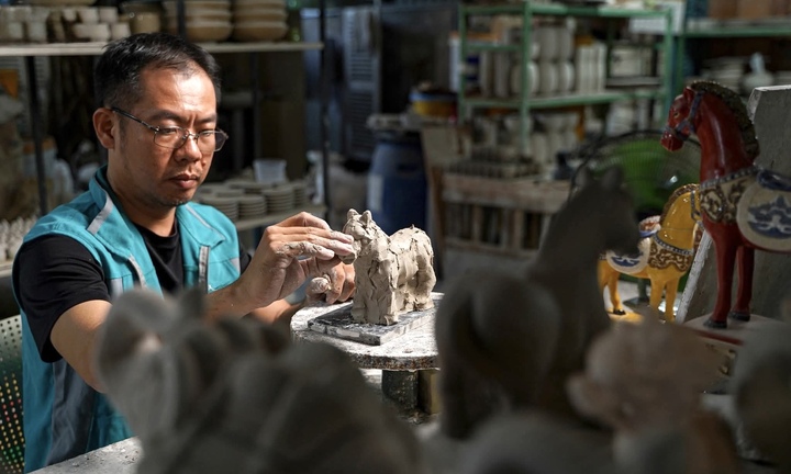 Làng gốm Lái Thiêu, nơi di sản được gìn giữ qua những bàn tay nghệ nhân