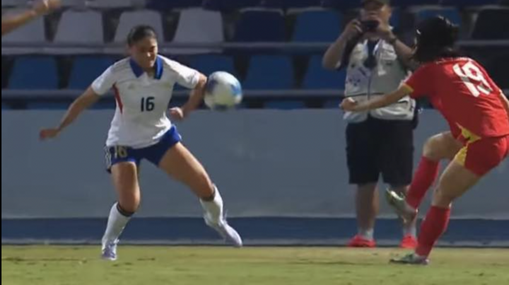 Tuyển nữ Việt Nam thua cay đắng: Trọng tài FIFA lý giải tình huống tranh cãi