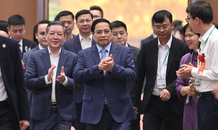 Thủ tướng đối thoại với nông dân về đột phá khoa học công nghệ trong nông nghiệp