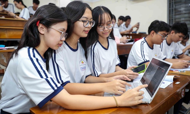 Thời đại AI, có nên chọn những ngành học 'gắn với AI'?